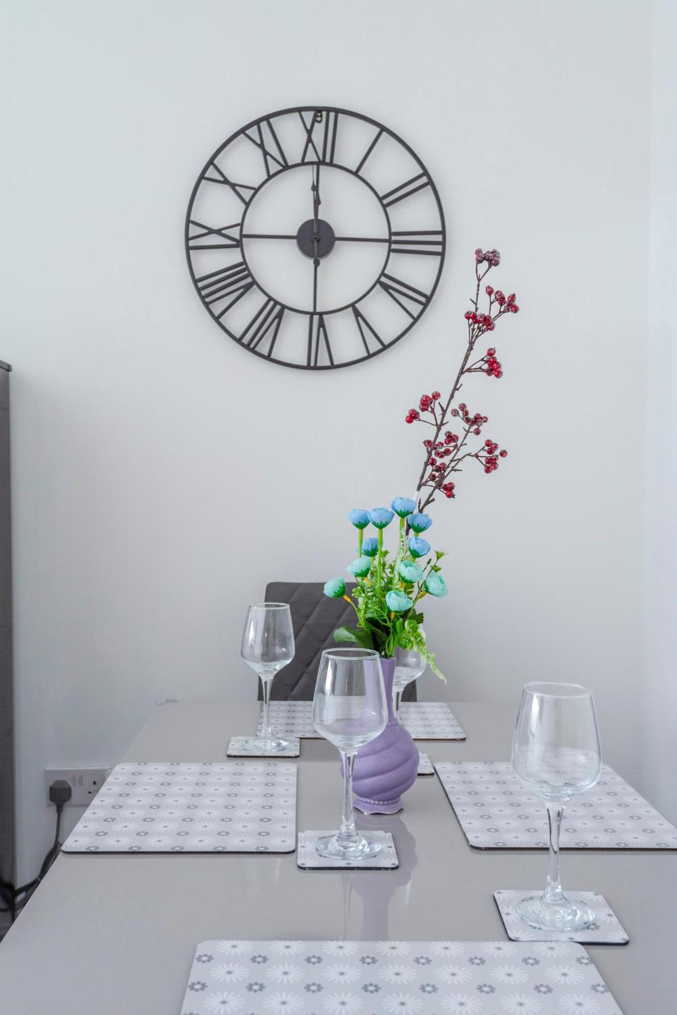 Modern Family Home W/Wi-Fi, Netflix, Self Check-In Londres Extérieur photo