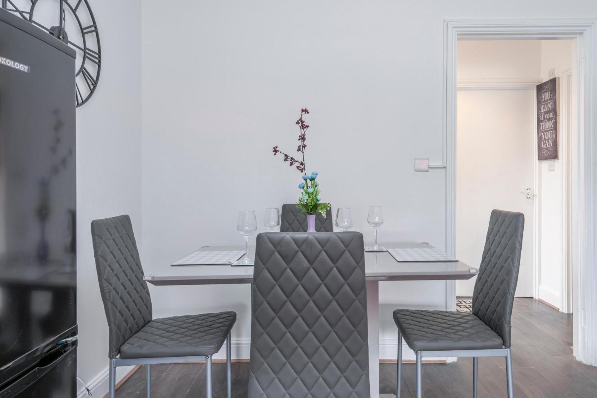 Modern Family Home W/Wi-Fi, Netflix, Self Check-In Londres Extérieur photo