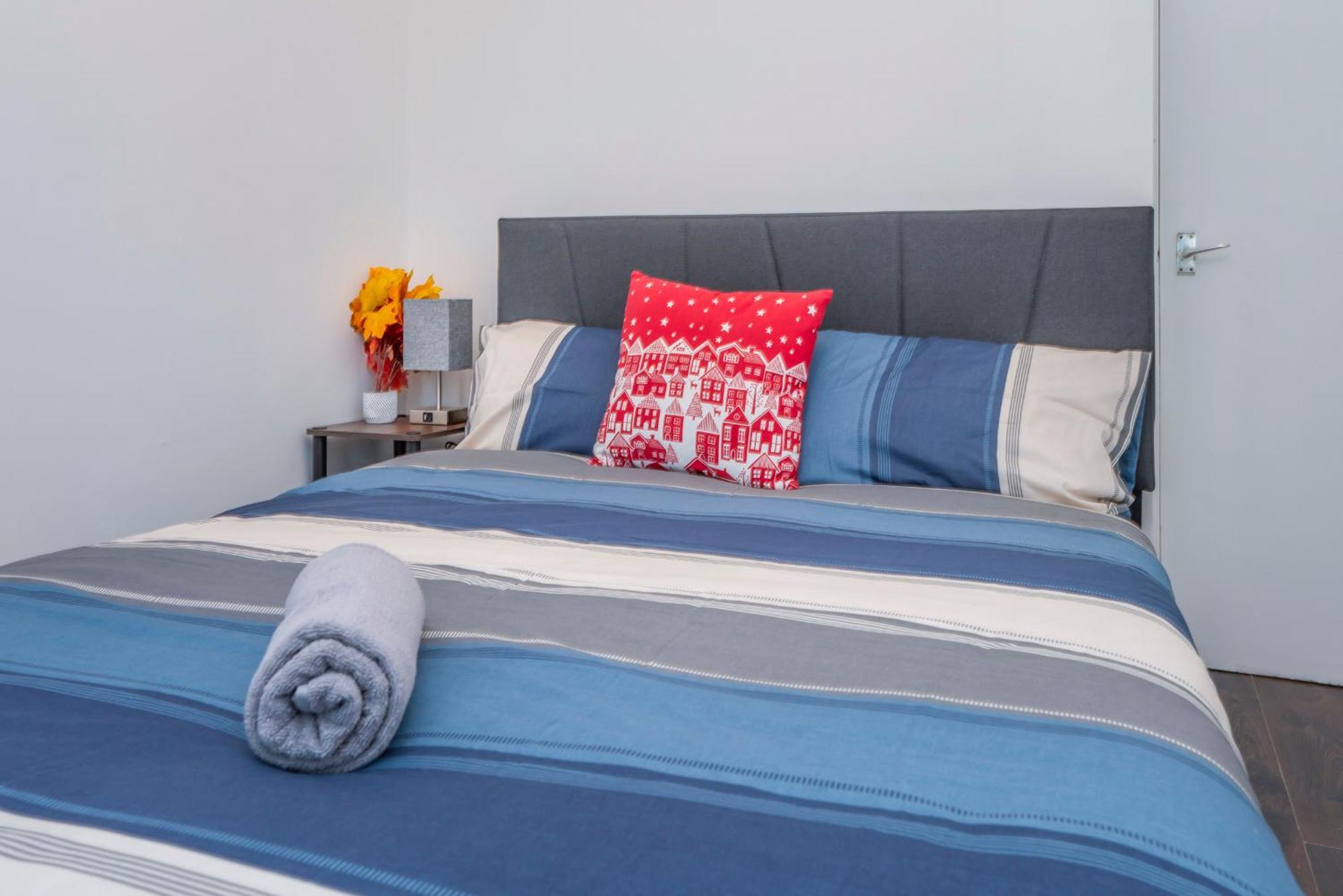 Modern Family Home W/Wi-Fi, Netflix, Self Check-In Londres Extérieur photo