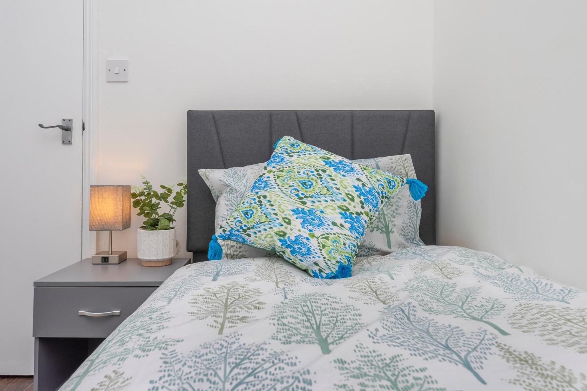 Modern Family Home W/Wi-Fi, Netflix, Self Check-In Londres Extérieur photo