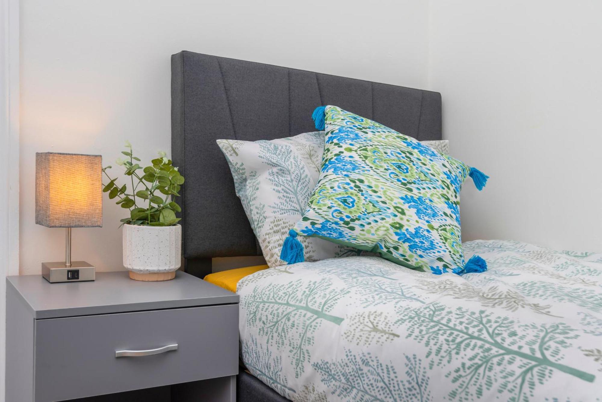 Modern Family Home W/Wi-Fi, Netflix, Self Check-In Londres Extérieur photo